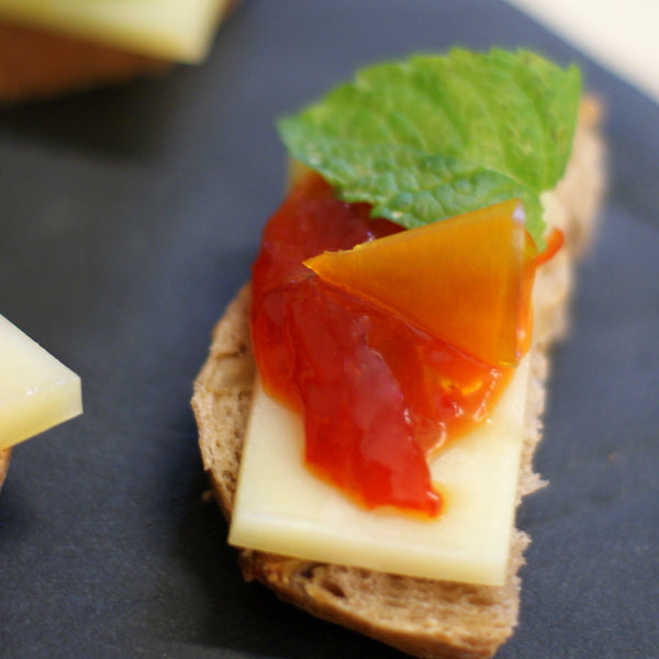 Toast de comté et confiture de poivron | Assaisonnement à tailler Safran